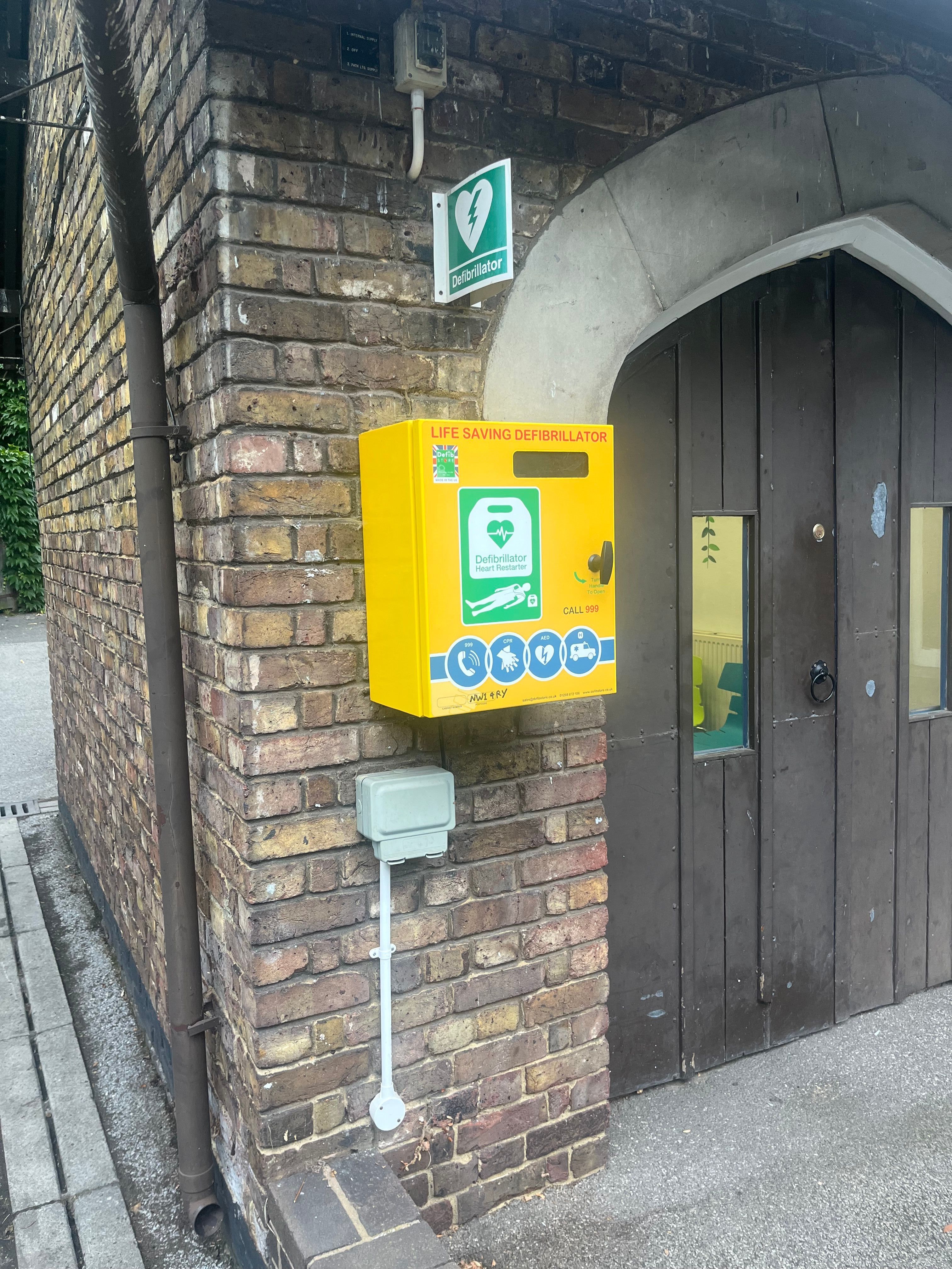 AED at London Zoo, London